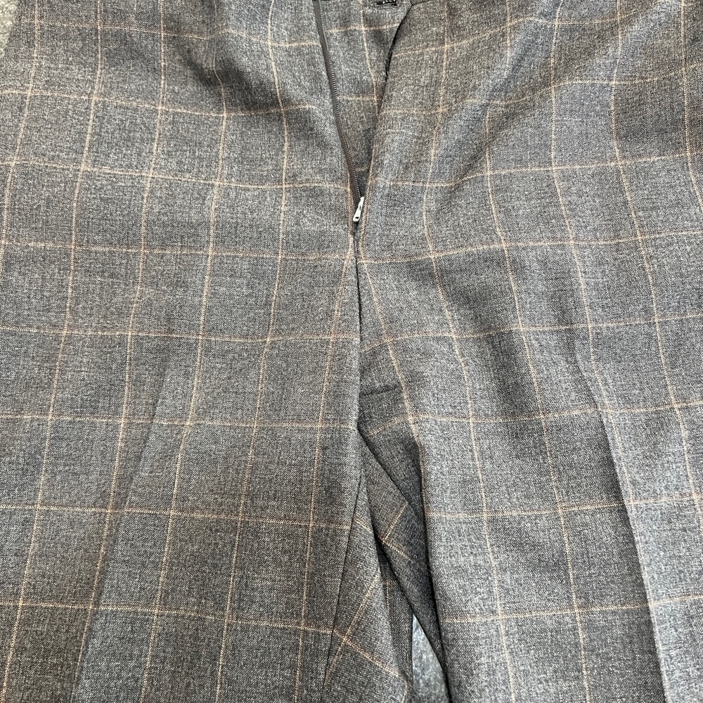Ralph Lauren 100% natural wool dress pants. Size 34x32. Hardly worn.